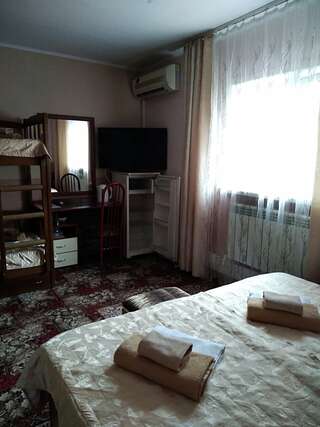 Гостиница Тетис Адлер Четырехместный номер-1